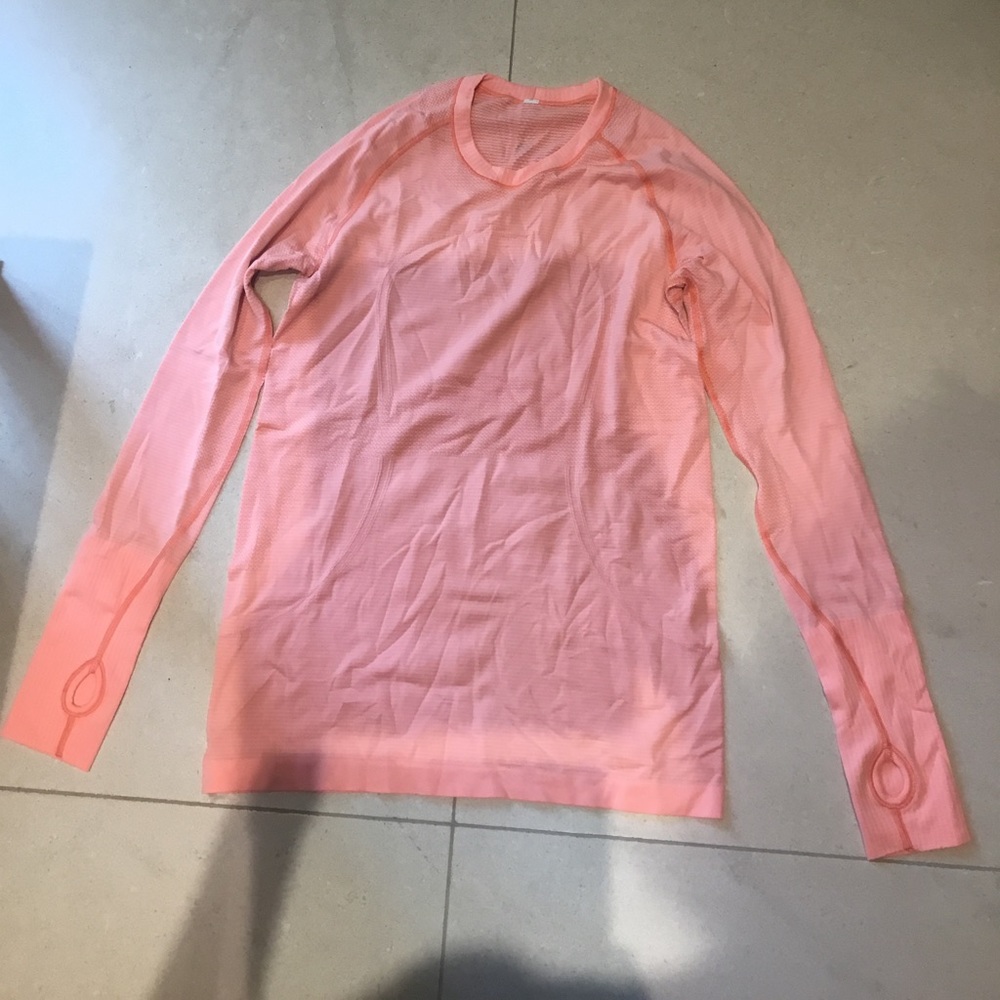 Coral Lululemon workout shirt